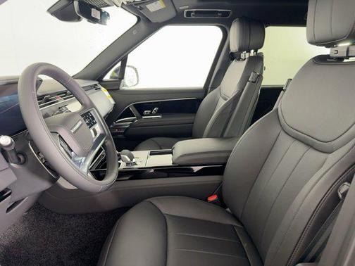 2026 Land Rover Range Rover P400 SE 7 Seat