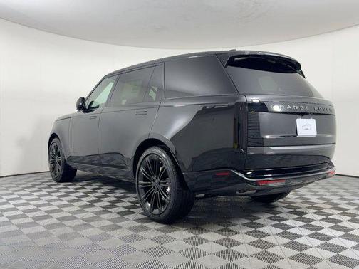 2026 Land Rover Range Rover P400 SE 7 Seat