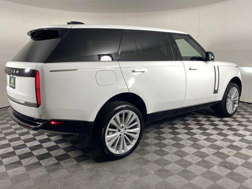 2025 Land Rover Range Rover P530 SE 7 Seat