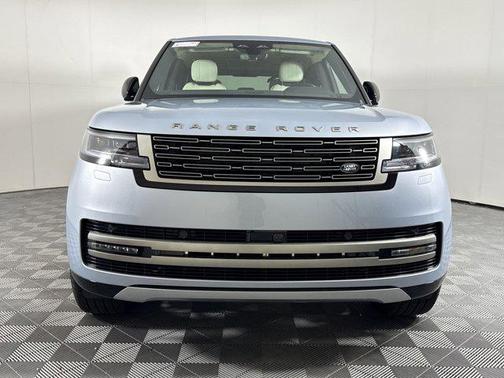 Ionian Silver SV Bespoke Ultra Metallic Gloss 2026 Land Rover Range Rover P400 SE