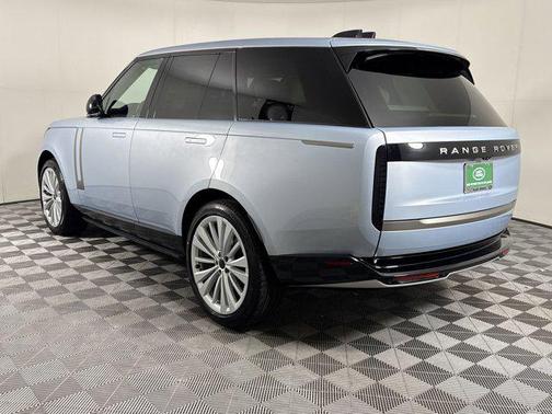 Ionian Silver SV Bespoke Ultra Metallic Gloss 2026 Land Rover Range Rover P400 SE