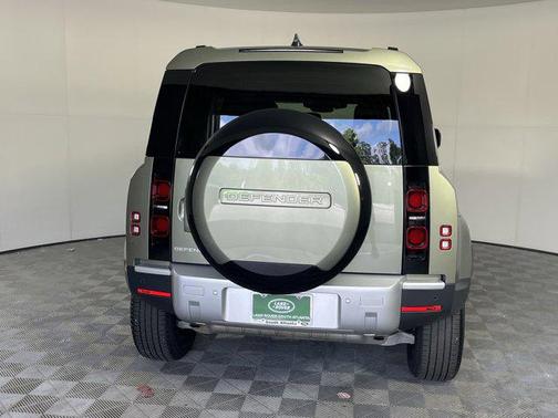 2025 Land Rover Defender 110 P300