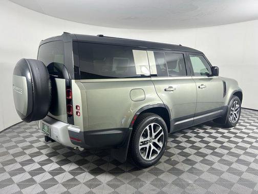 2025 Land Rover Defender 130 P400 S