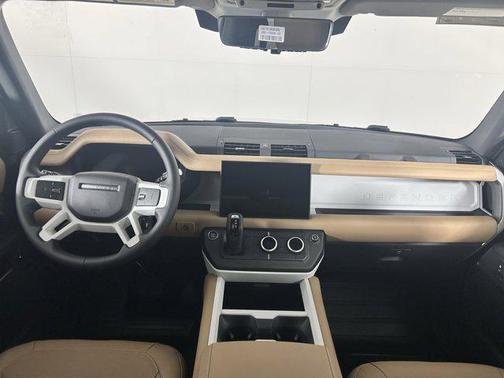 2025 Land Rover Defender 130 P400 S