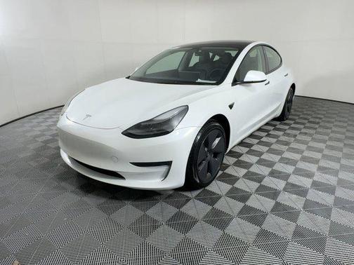 2022 Tesla Model 3 Standard Range