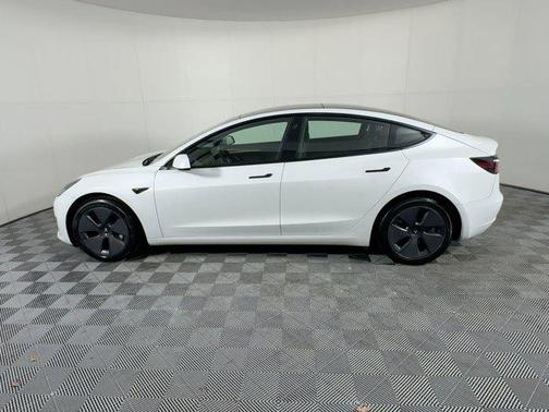 2022 Tesla Model 3 Standard Range