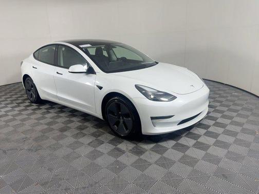 2022 Tesla Model 3 Standard Range
