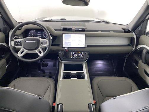 2025 Land Rover Defender 110 P400 S