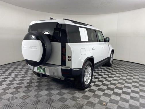 2025 Land Rover Defender 110 P400 S