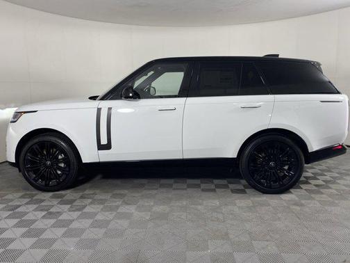 2025 Land Rover Range Rover P530 SE