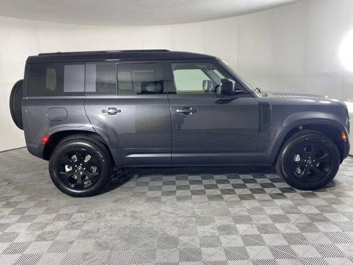 2025 Land Rover Defender 110 P400 S