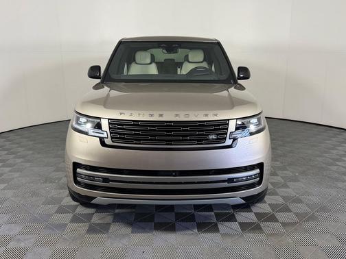 Batumi Gold Premium Metallic 2026 Land Rover Range Rover P400 SE