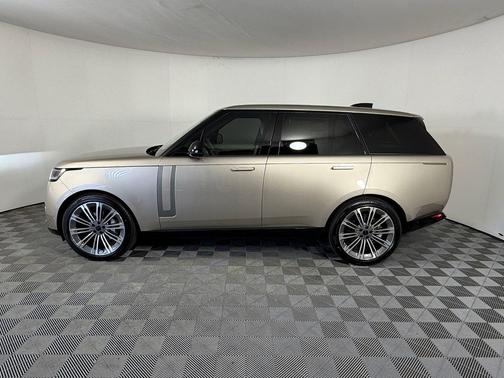 Batumi Gold Premium Metallic 2026 Land Rover Range Rover P400 SE