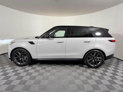 Borasco Grey Metallic 2026 Land Rover Range Rover Sport SE