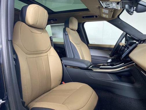 2025 Land Rover Range Rover Sport SE