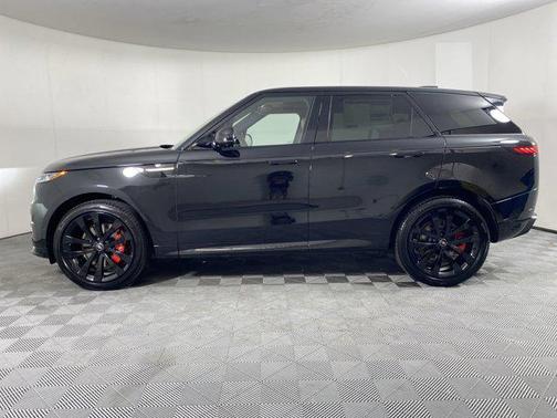 2025 Land Rover Range Rover Sport SE