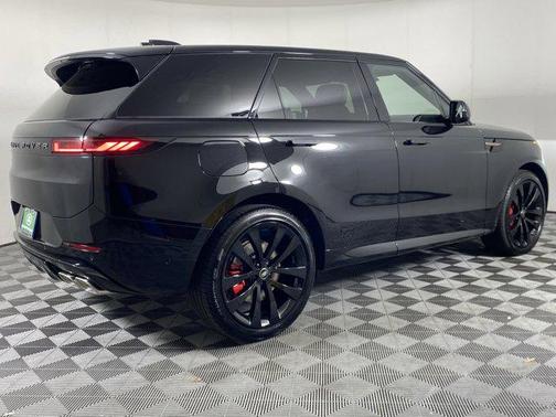2025 Land Rover Range Rover Sport SE