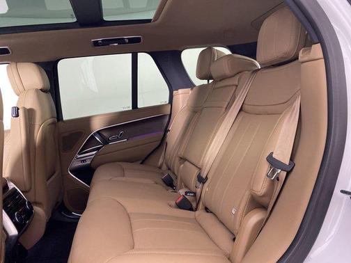2025 Land Rover Range Rover P530 SE