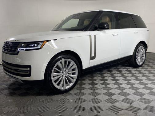 2025 Land Rover Range Rover P530 SE