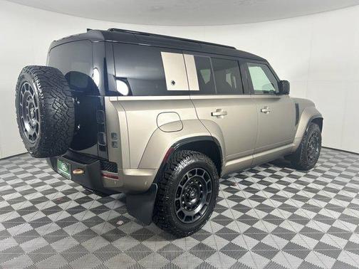 2025 Land Rover Defender P635 OCTA