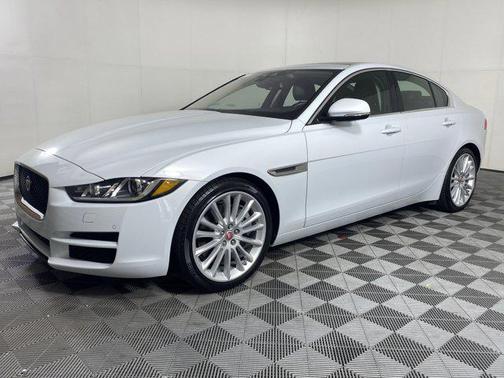 2017 Jaguar XE 35t First Edition