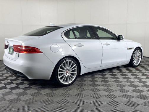 2017 Jaguar XE 35t First Edition