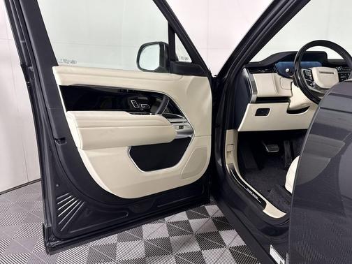 Carpathian Grey Premium Metallic 2026 Land Rover Range Rover P530 SE