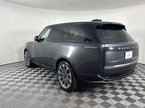 Carpathian Grey Premium Metallic 2026 Land Rover Range Rover P530 SE