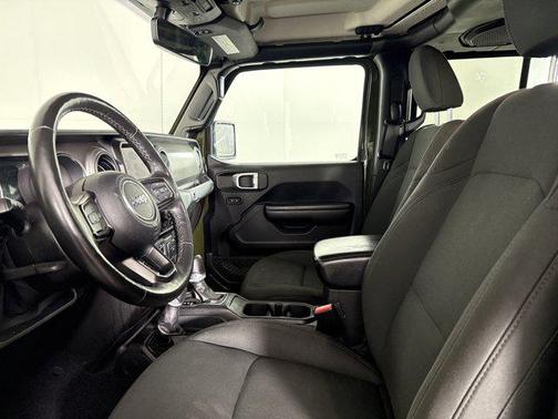 Sarge Green Clearcoat 2021 Jeep Gladiator Willys 4x4