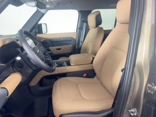 2026 Land Rover Defender P400 X-Dynamic SE