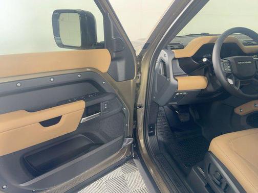 2026 Land Rover Defender P400 X-Dynamic SE