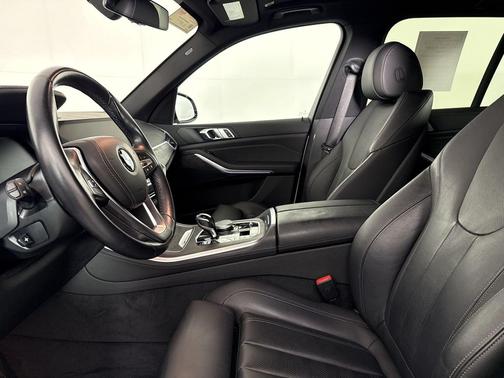 Mineral White Metallic 2020 BMW X5 xDrive40i
