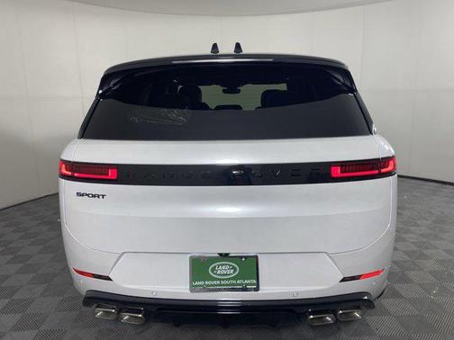 2025 Land Rover Range Rover Sport SE
