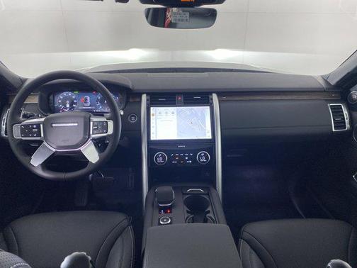 2025 Land Rover Discovery P300 S