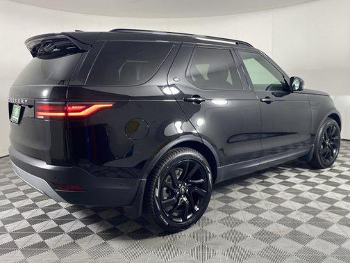 2025 Land Rover Discovery P300 S