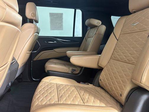2023 Cadillac Escalade ESV Premium Luxury