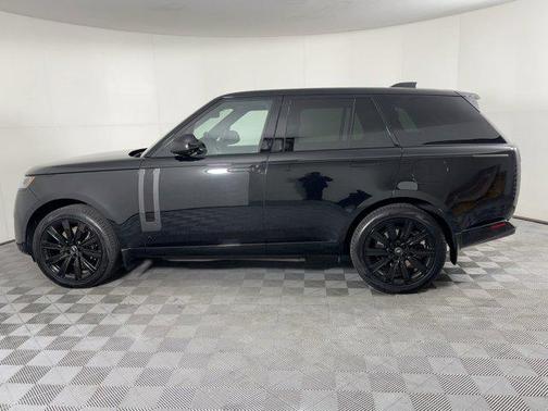 2025 Land Rover Range Rover P550e SE