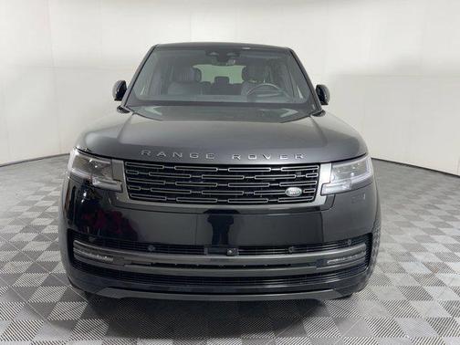 2025 Land Rover Range Rover P550e SE