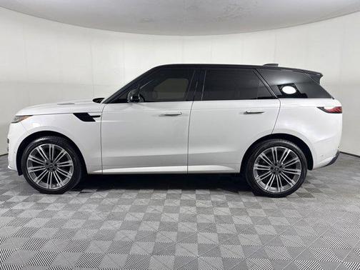 White 2024 Land Rover Range Rover Sport SE