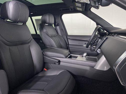 2025 Land Rover Range Rover P400 SE