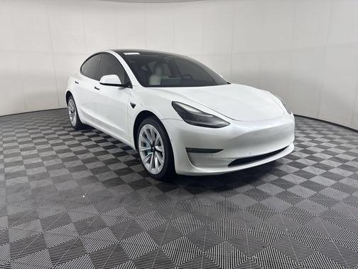 Pearl White Multi-Coat 2021 Tesla Model 3 Standard Range Plus
