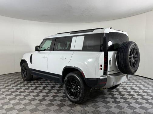 2025 Land Rover Defender 110 P300