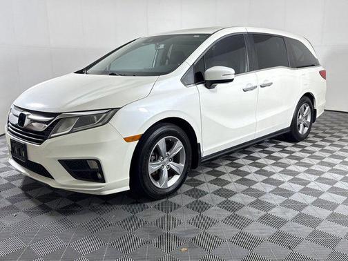 White Diamond Pearl 2018 Honda Odyssey EX-L