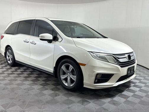 White Diamond Pearl 2018 Honda Odyssey EX-L