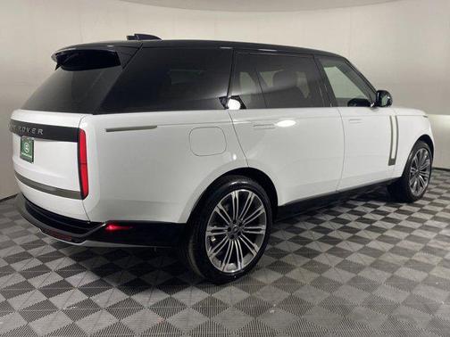 2025 Land Rover Range Rover P530 SE 7 Seat