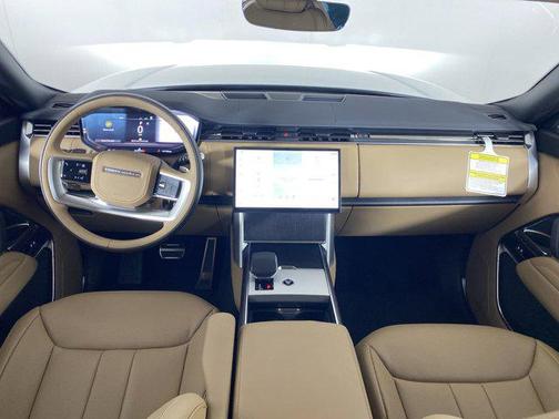 2025 Land Rover Range Rover P530 SE 7 Seat