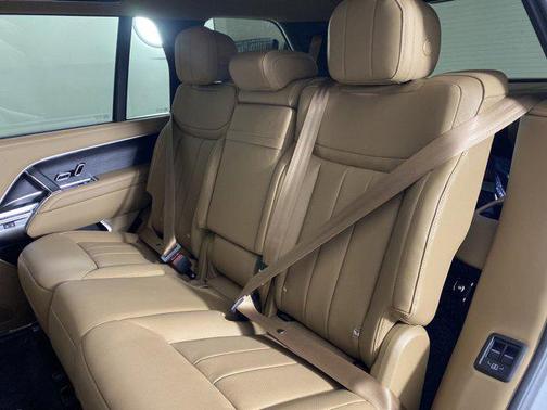 2025 Land Rover Range Rover P530 SE 7 Seat
