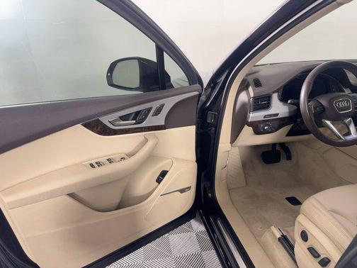 2019 Audi Q7 45 Premium Plus