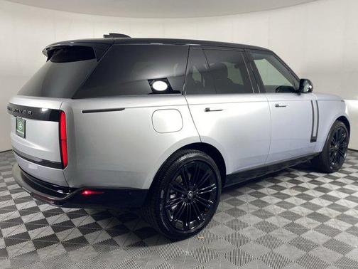 2025 Land Rover Range Rover P530 SE