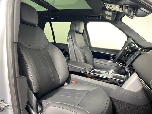 2025 Land Rover Range Rover P530 SE